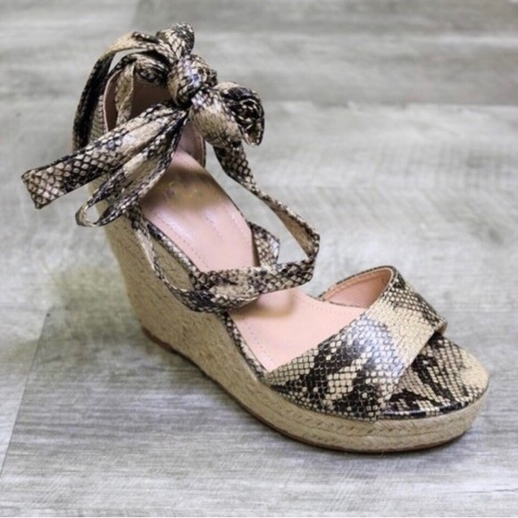 ‼️PRICE IS FIRM‼️Snakeskin espadrilles wedge heels - Picture 2 of 3